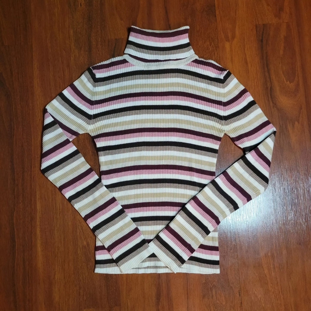 SOLD Denver Hayes ribbed knit turtleneck